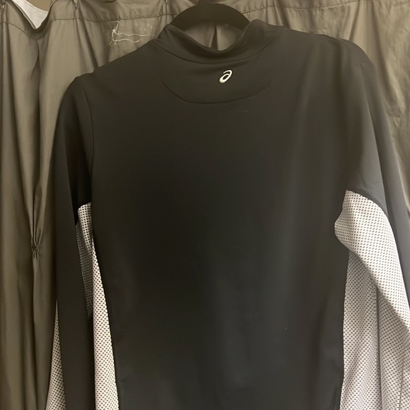 ASICS  1/2 zip - Picture 3 of 3